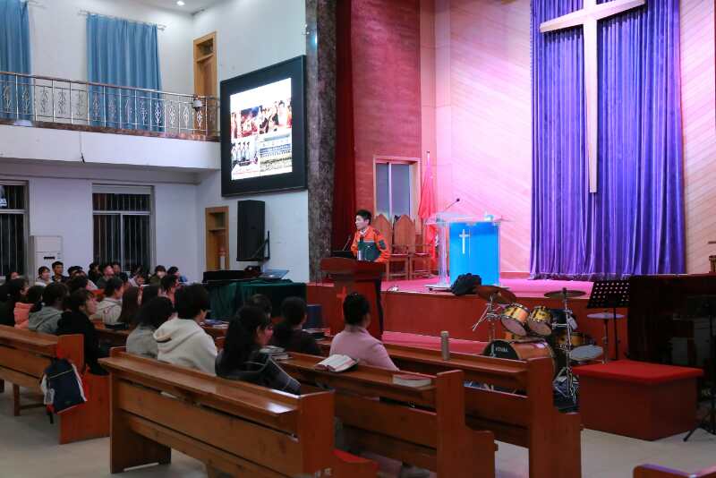 提高消防安全意识 共创和谐平安校园 ——山东神学院举行“防火与自救”消防知识讲座