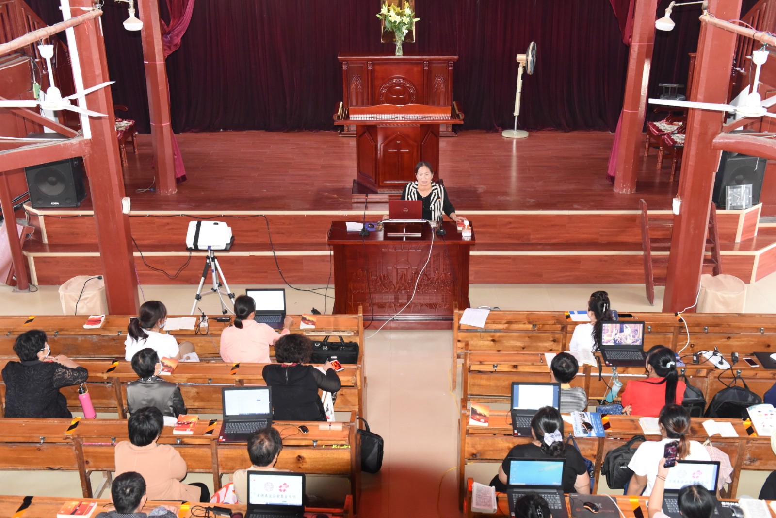 “聊城市基督教社会服务骨干义工学习交流活动”成功举办照片3.JPG